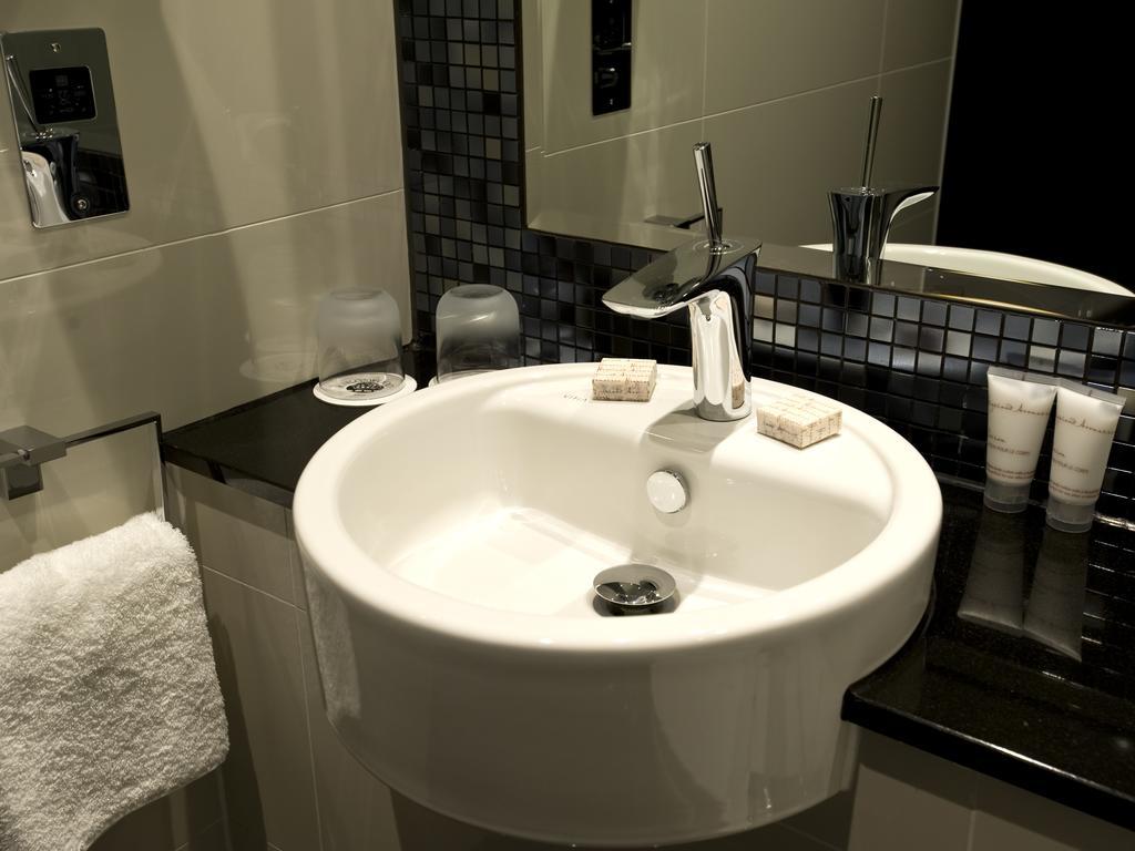 The Lodge At Kingswood Epsom Luaran gambar