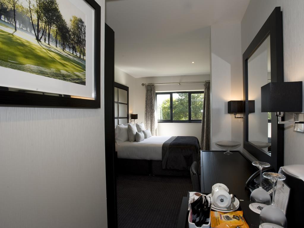 The Lodge At Kingswood Epsom Luaran gambar