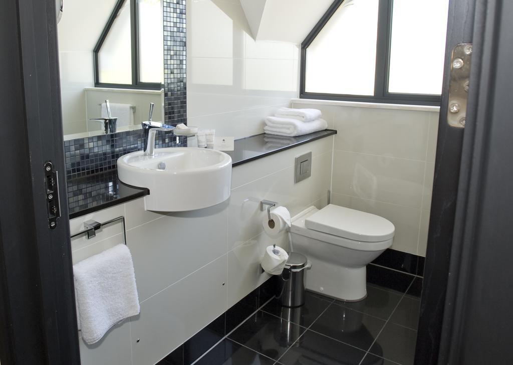 The Lodge At Kingswood Epsom Bilik gambar