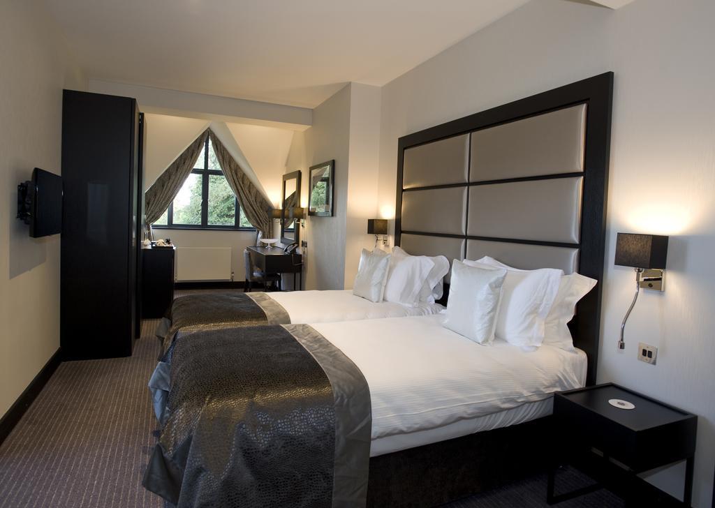 The Lodge At Kingswood Epsom Bilik gambar