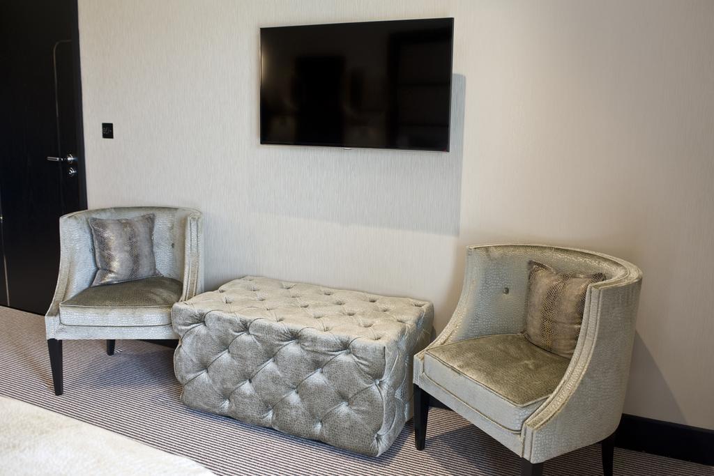 The Lodge At Kingswood Epsom Bilik gambar
