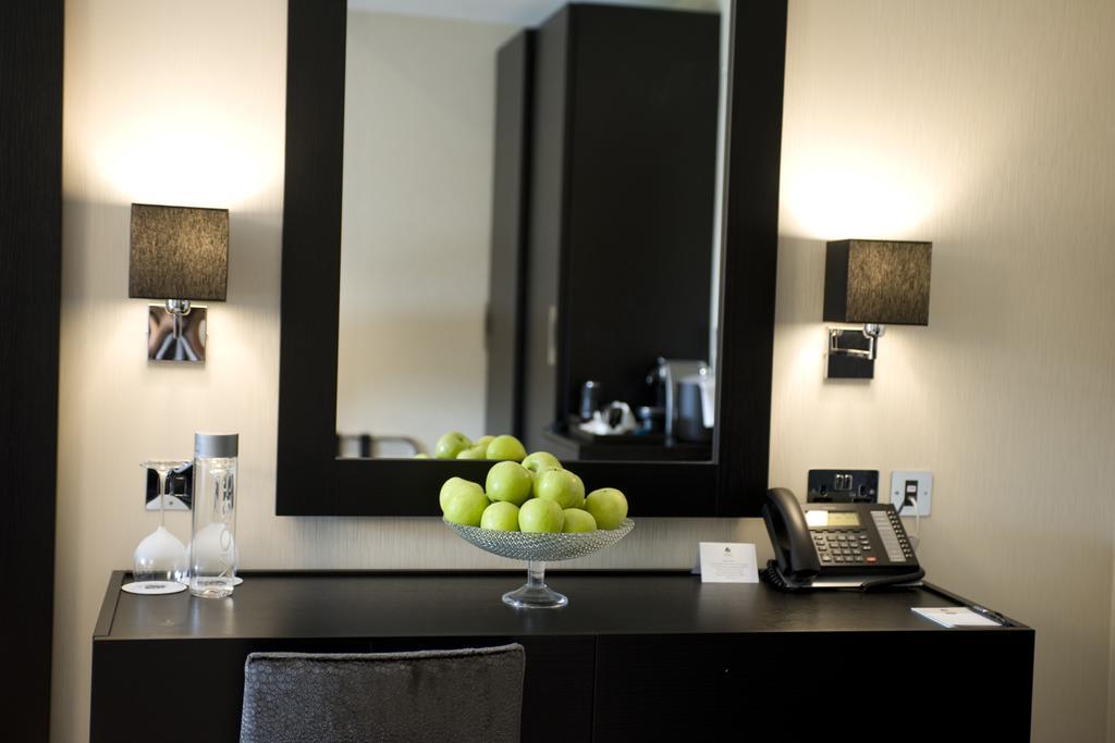 The Lodge At Kingswood Epsom Luaran gambar